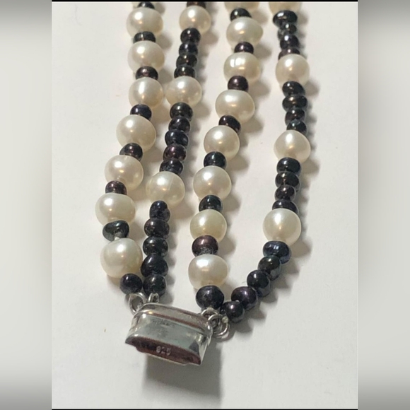 4 strand pearl necklace - Picture 2 of 4